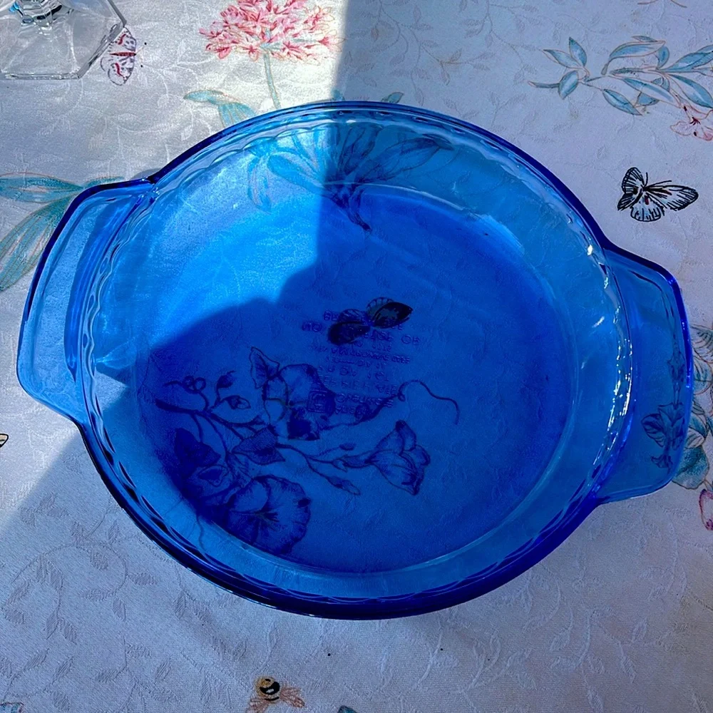 Anchor hocking 1075 Cobalt Blue Vintage Glass Pie Plate 9”